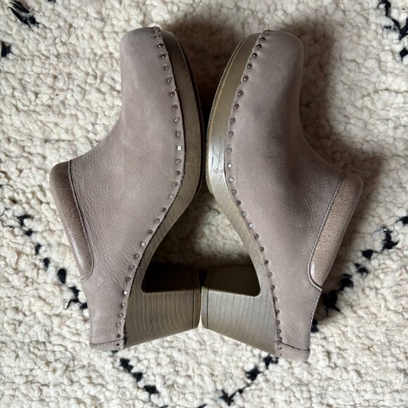 Dansko Sammy size 38 taupe nubuck leather clog mules - Picture 7 of 8